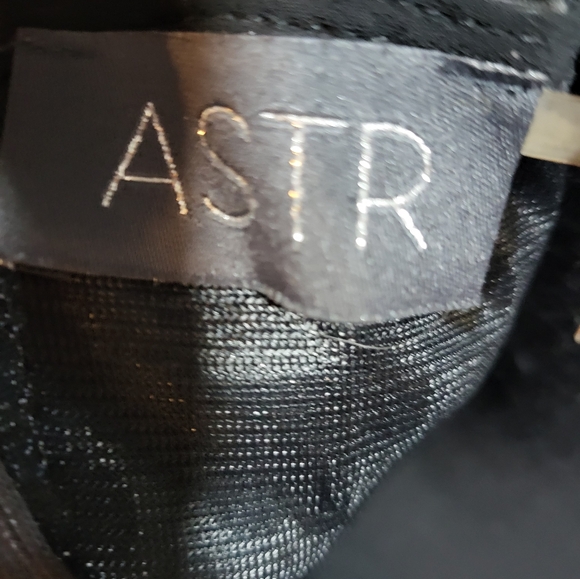 ASTR Sleevless Croc Embossed Mini Fit & Flare Dress Mesh Insets - Picture 11 of 11